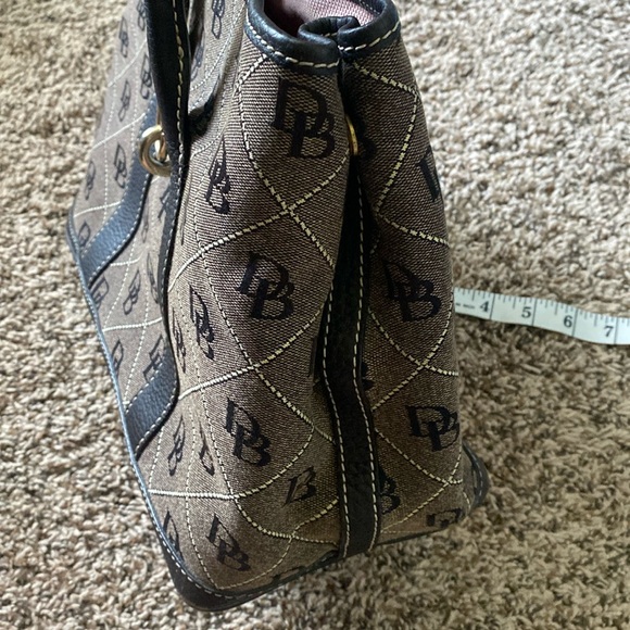 Dooney & Bourke Classic Signature Logo Shoulder Bag - Picture 10 of 16